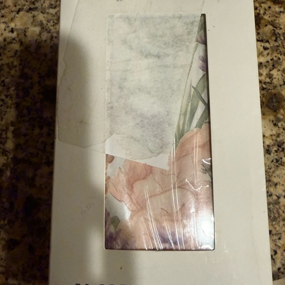 Wrapaholic 50Pcs Purple Lavender Floral Guest disposable paper Napkins - 3-Ply - Picture 5 of 5